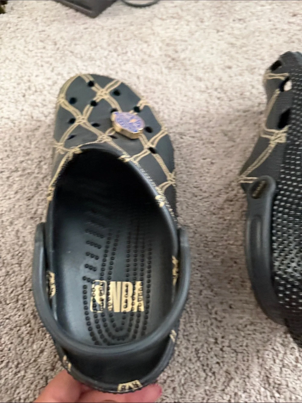 CROCS Men’s or women’s NBA Like New size 8 men’s